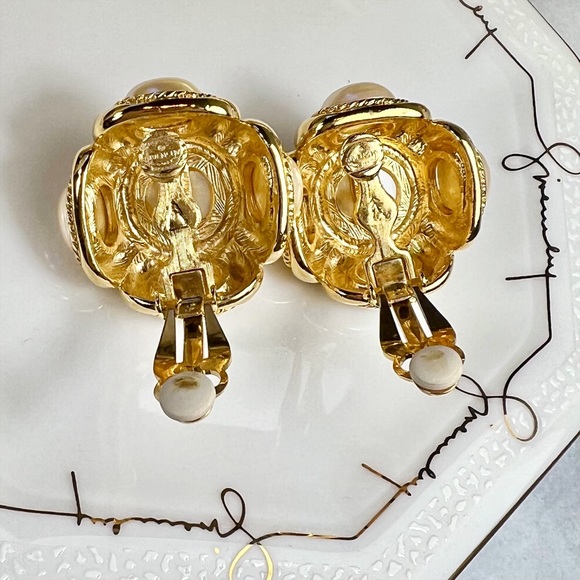 Givenchy Couture Large Pearl & Crystal Clip-On Earrings - Picture 5 of 7